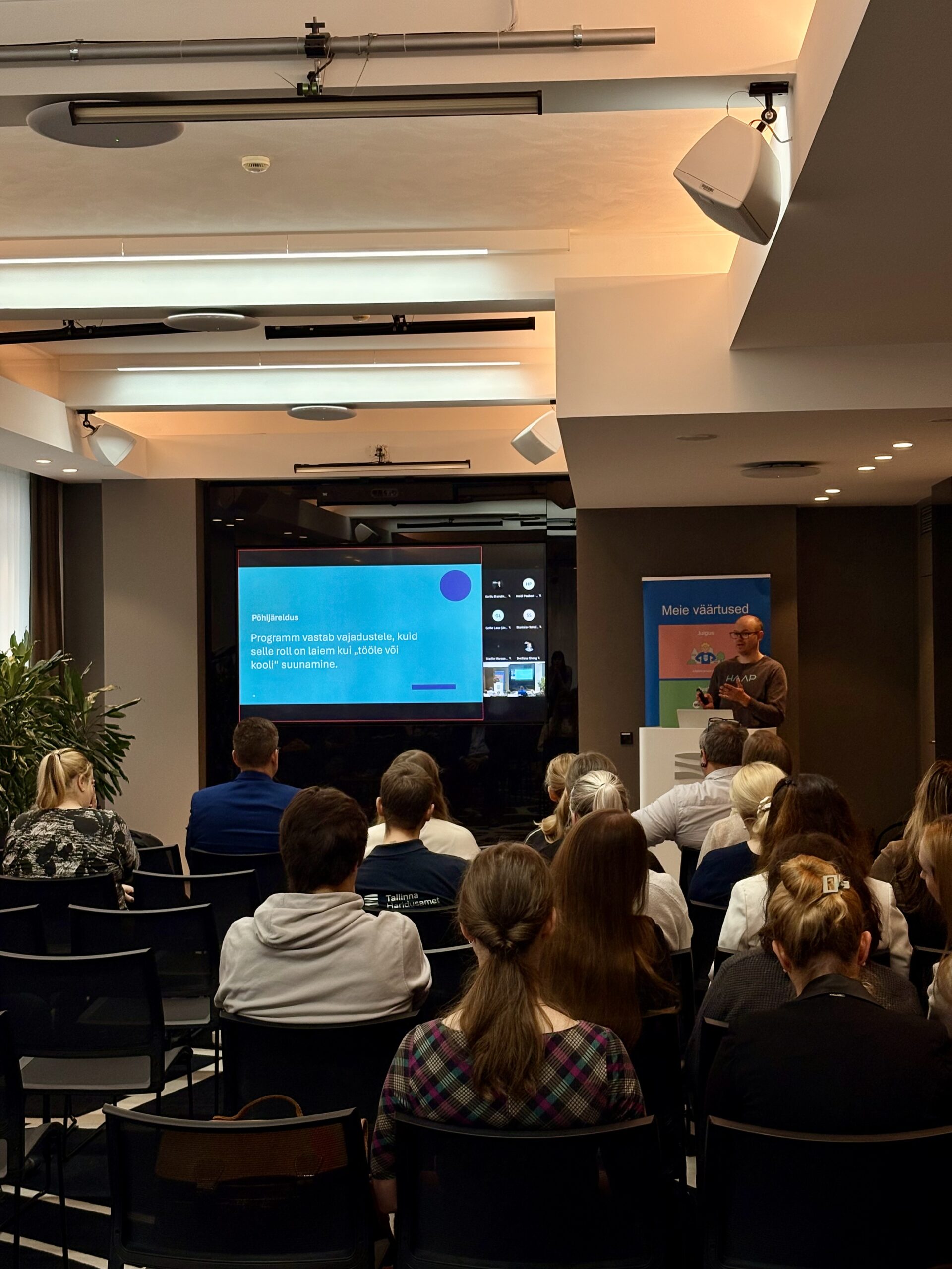 Analysis of the effectiveness and cost-effectiveness of the “Hoog sisse” youth support programme